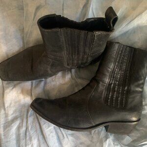 Mari Giudicelli Hyde Boots, size 8.5/39